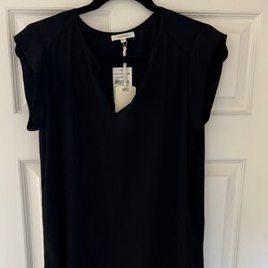 NWT-Pleione Women's Elegant Black Blouse. Size S
Cap sleeves. Back pleating.